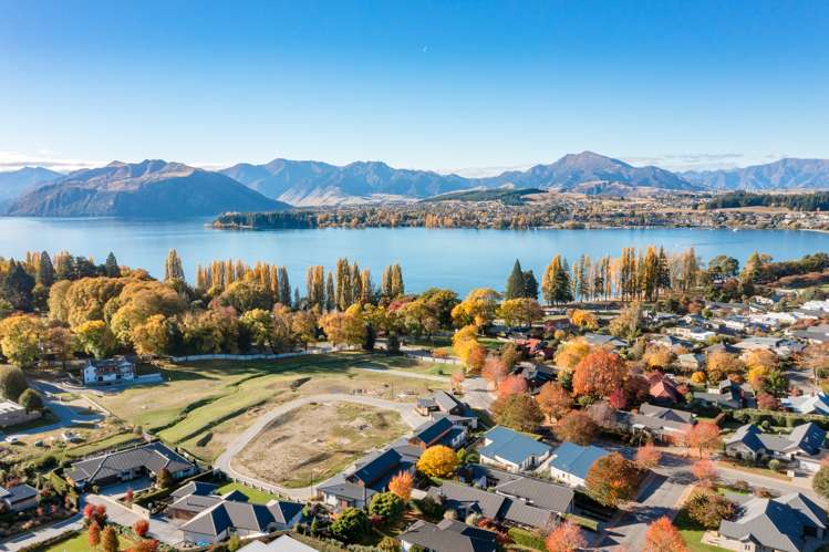 2 Kelliher Drive and 1 Ashgrove Lane Wanaka_2