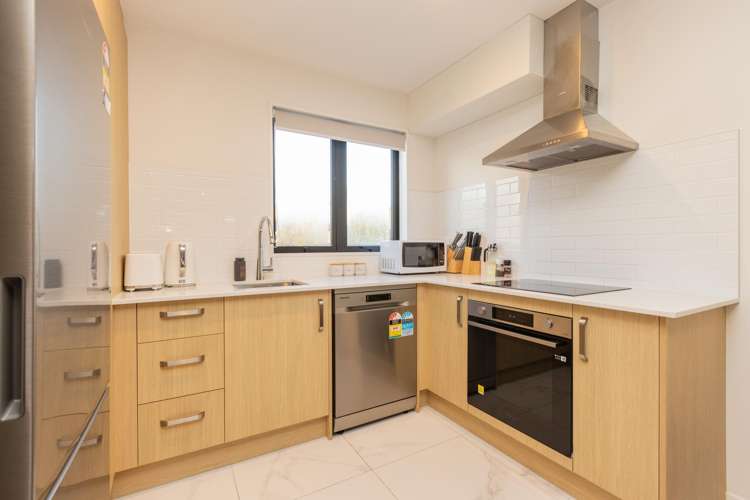 2/22 Hinemoa Street_3