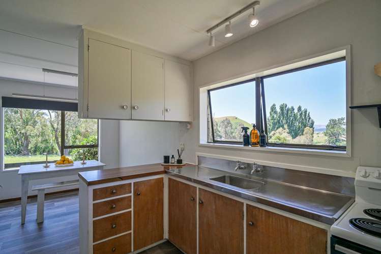 1655 Middle Road Poukawa_11