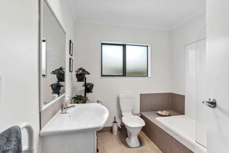 13/1 Piriti Drive Te Atatu Peninsula_10