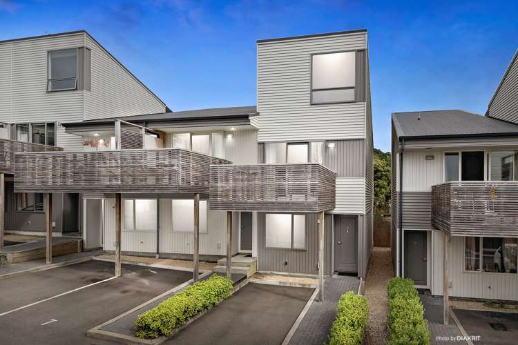 8/31 Princess Terrace_0