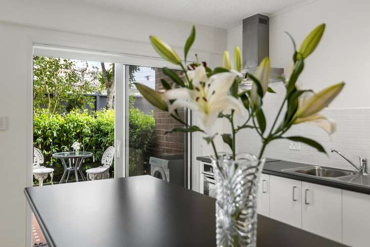 4/83 Lake Road Devonport_3