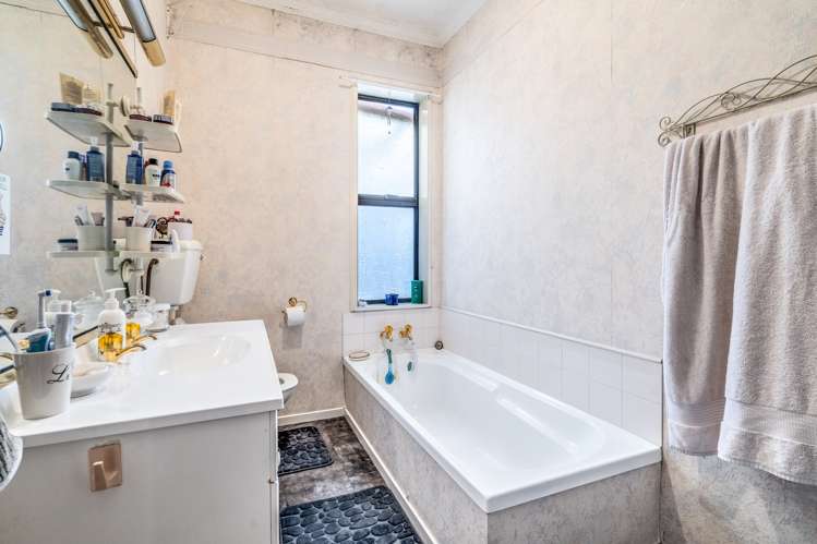 11 Coronation Street Strathern_15