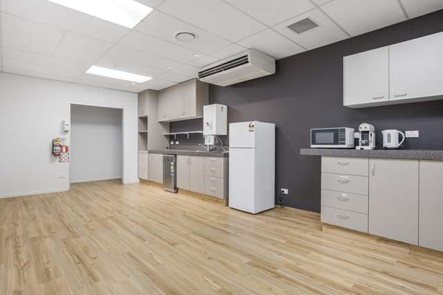 34 Barrys Point Road Takapuna_4