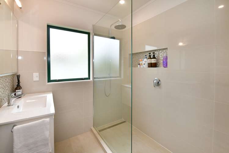 1/12 Knott Road Stanmore Bay_9