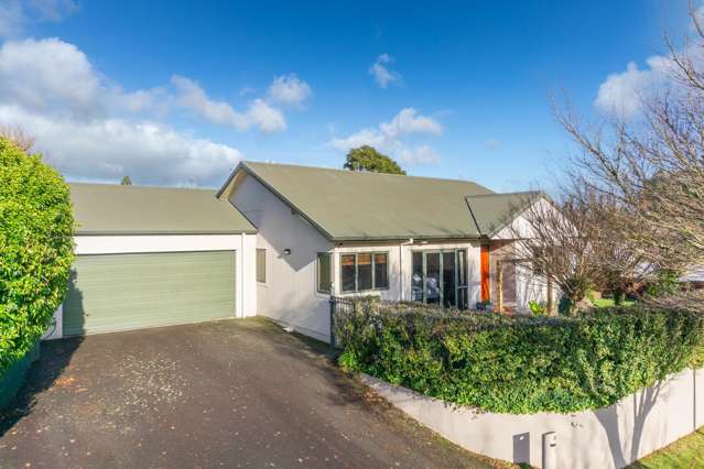 Sunnyhills Gem - Immediate Possession!