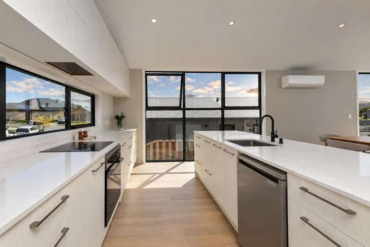 8 Callaghans Creek Rise Wanaka_3