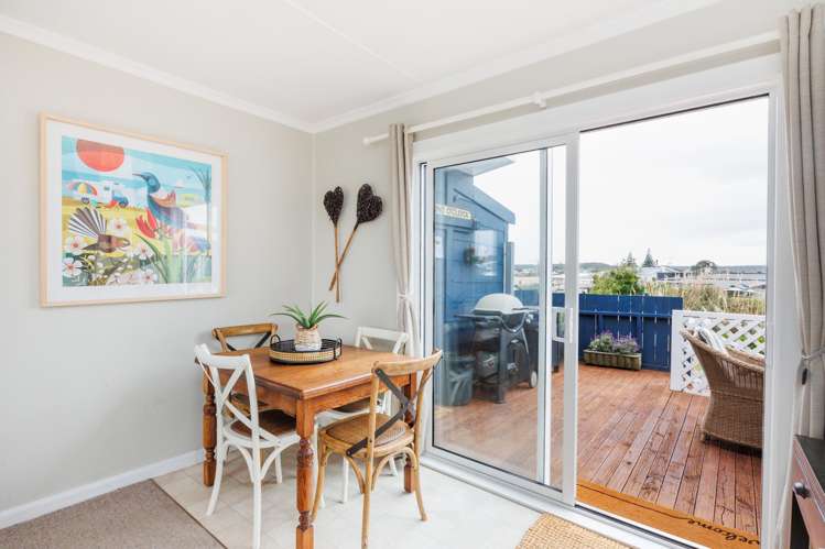 7 Chaffey Street Foxton Beach_14