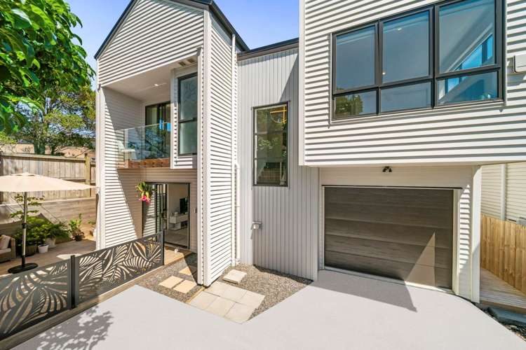 562d Beach Road Rothesay Bay_3