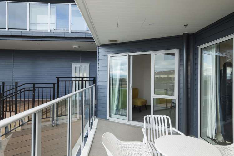202/4 Reads Quay, Marinaview Gisborne_22