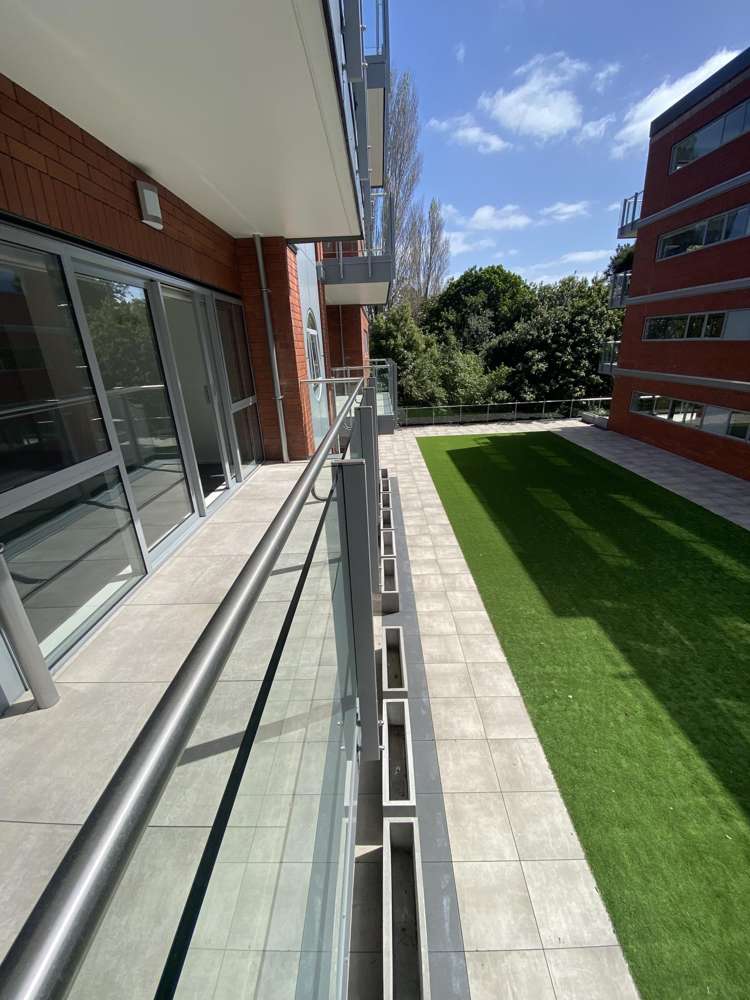 206/4 Wagener Place St Lukes_10