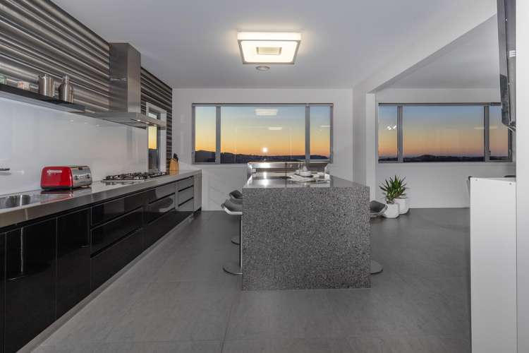 22 Milford Street Aotea_34