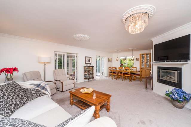 98 John F Kennedy Drive Milson_1