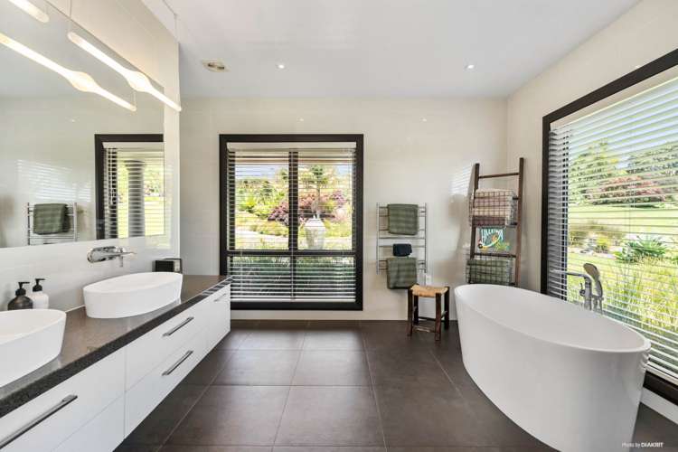 568A Whitford Road Whitford_17