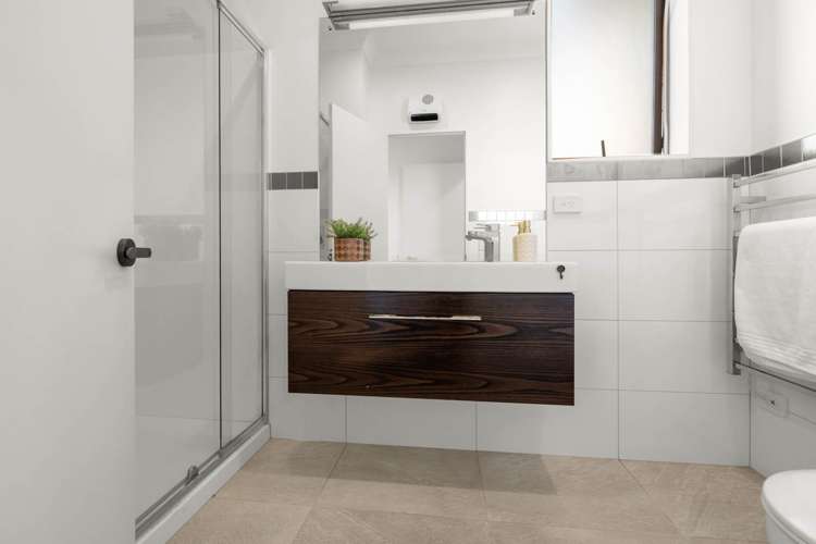 9 Vittoria Terrace Flat Bush_17