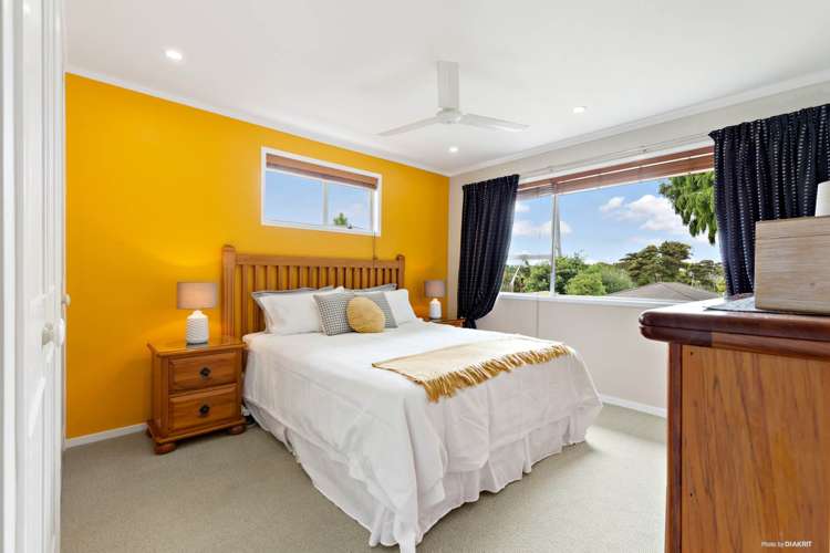 4 Onedin Place Titirangi_10