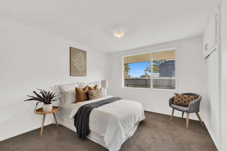 2/166 Rocking Horse Road Southshore_12