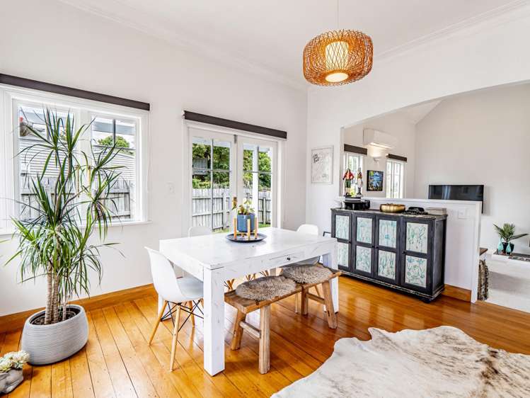 38 Waiwaka Terrace Strandon_2