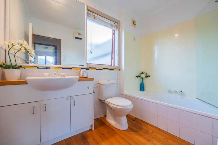 108a Mcleod Road Te Atatu South_21