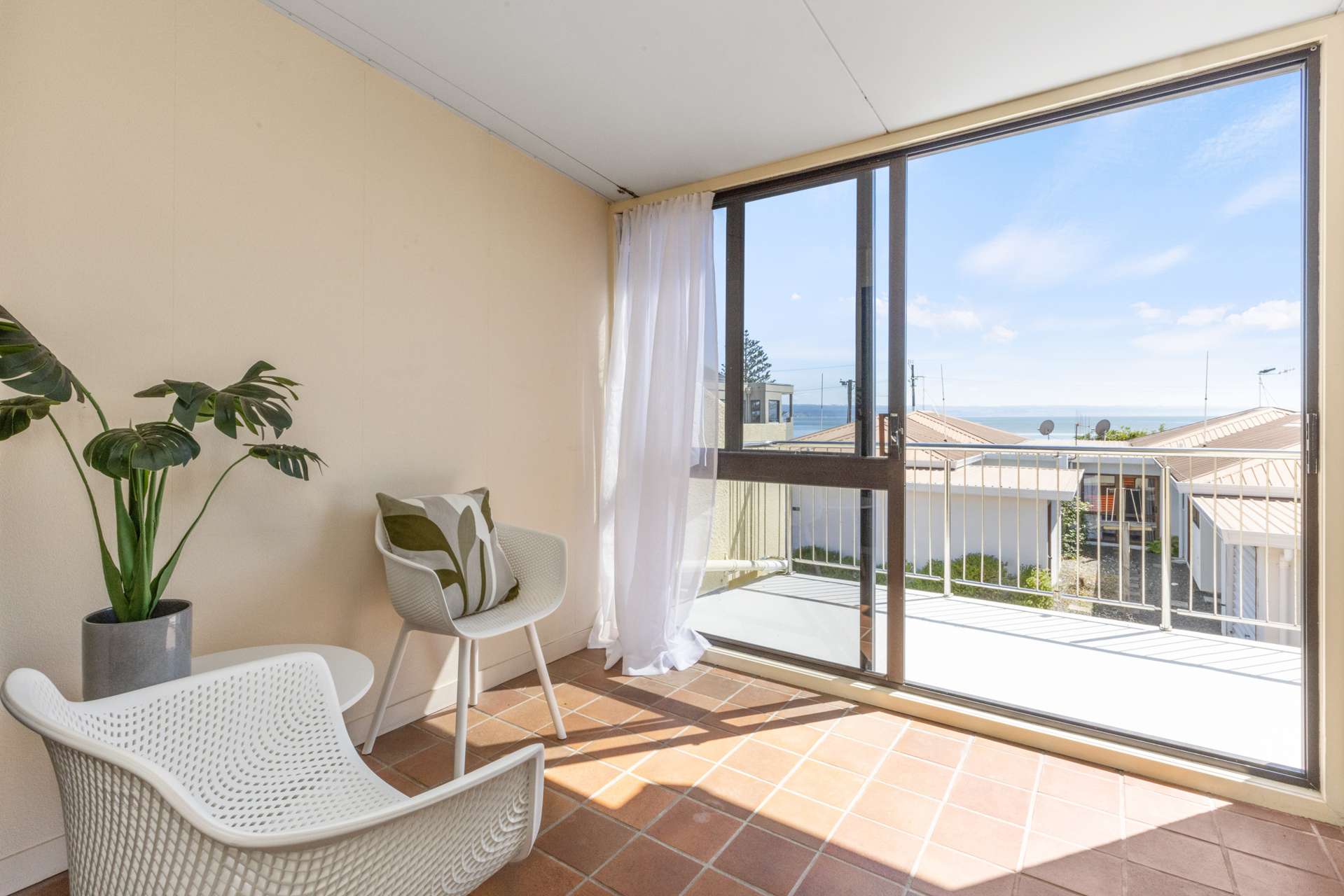 4/32 Charles Street Westshore_0