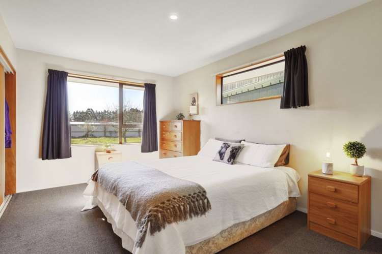 12 Oldham Place Darfield_11