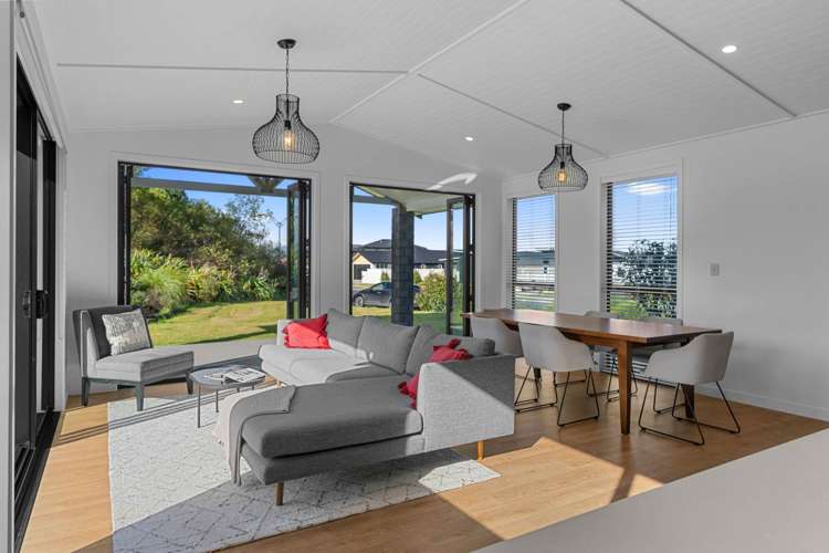 54 Stace Hopper Drive One Tree Point_10