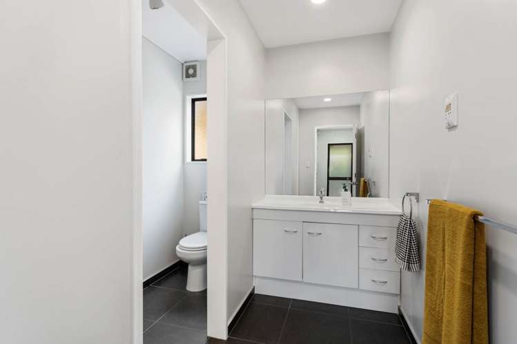 1/1 Riverview Road New Lynn_6