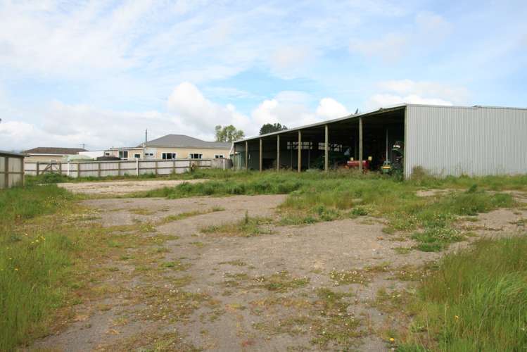 775 Bird Road Stratford_15