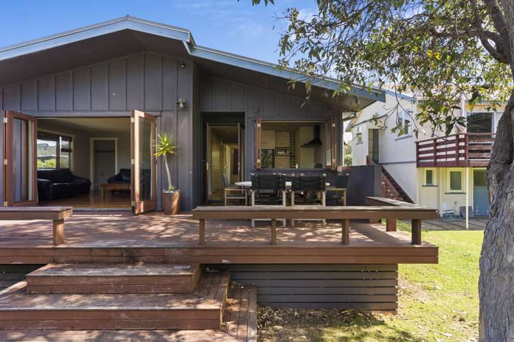 506 Ocean Road Whangamata_38