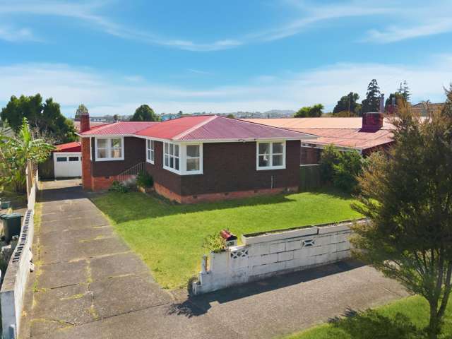 Gem in Blockhouse Bay with Plenty of Potential