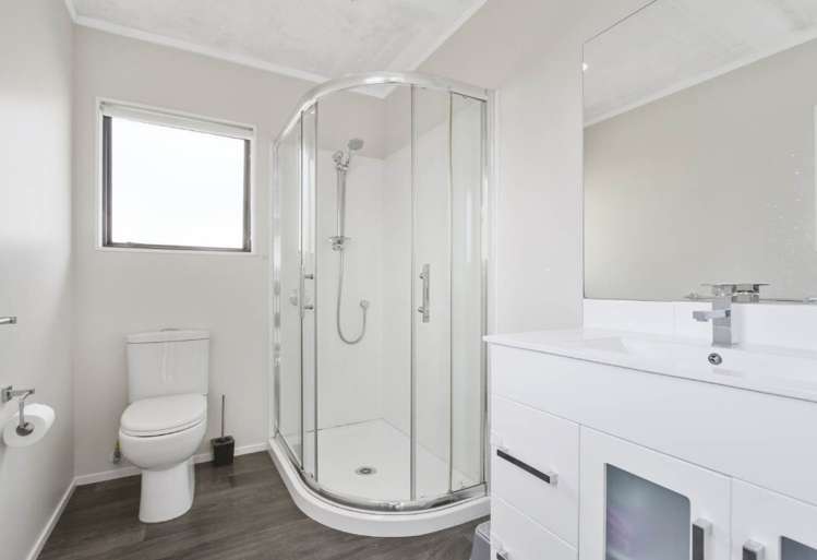 65 Simpson Rd 1774_5