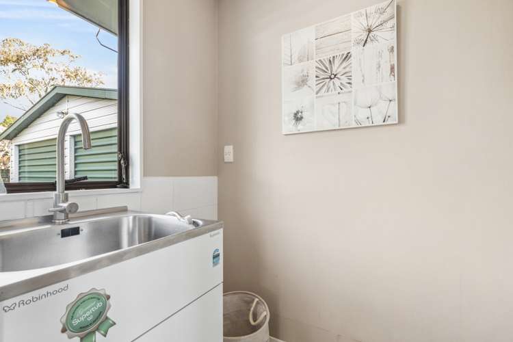 2/10 Argyle Avenue Pahurehure_16