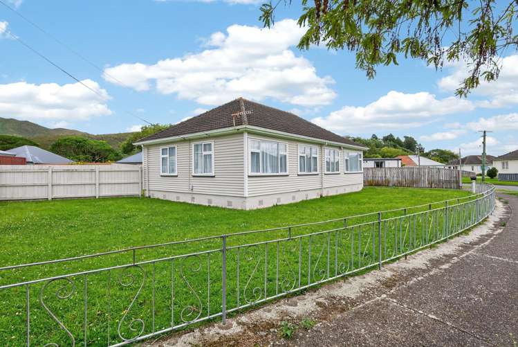 16 Hodgins Grove Naenae_14