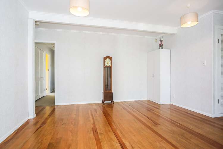 48 Clark Road Pahurehure_10