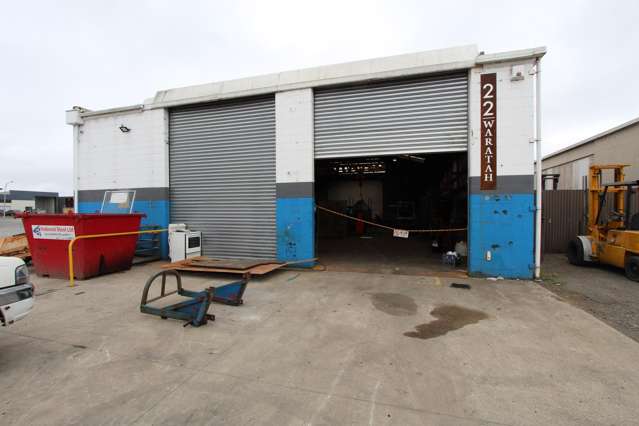 Commercial building - opportunity knocks!