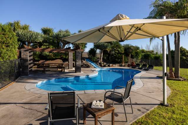 Stunning lifestyle with income | Bring all offers!