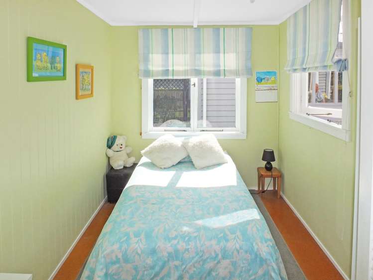 15 Roore Street Foxton Beach_14