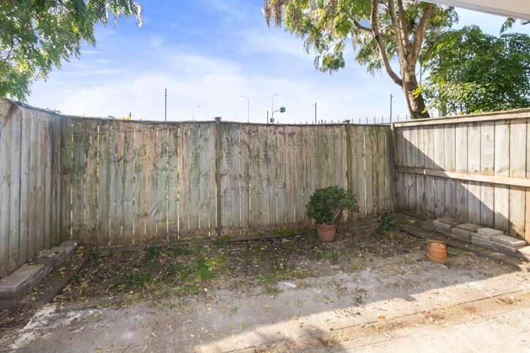 6/6 Ambrico Place New Lynn_13