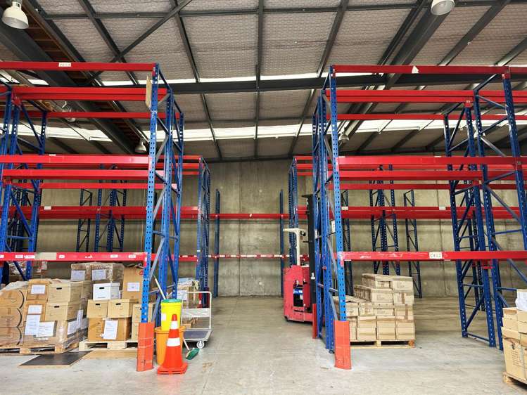 Unit 4/11 Orbit Drive Rosedale_4