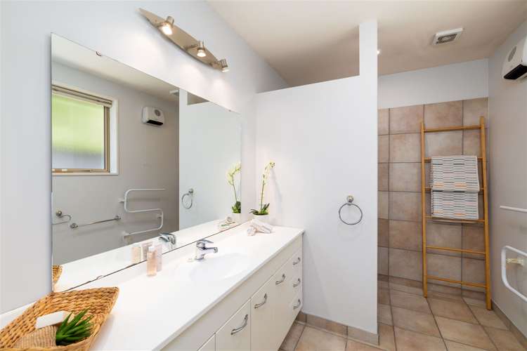 8 Piper Lane Beckenham_11