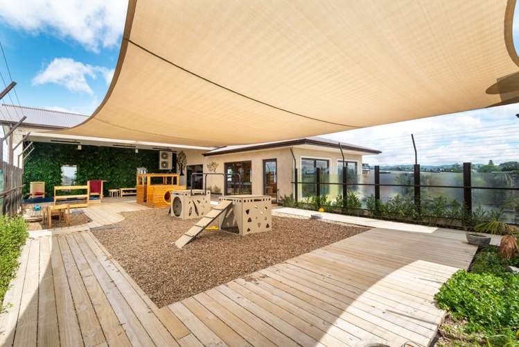 3145 Great North Road New Lynn_15