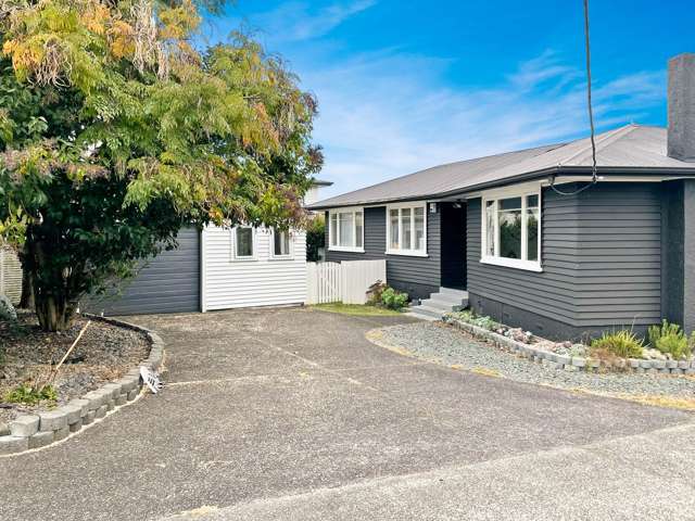 Prime Location in the heart of Henderson
