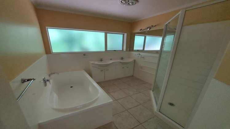 6 Garden Court Woodhill_10