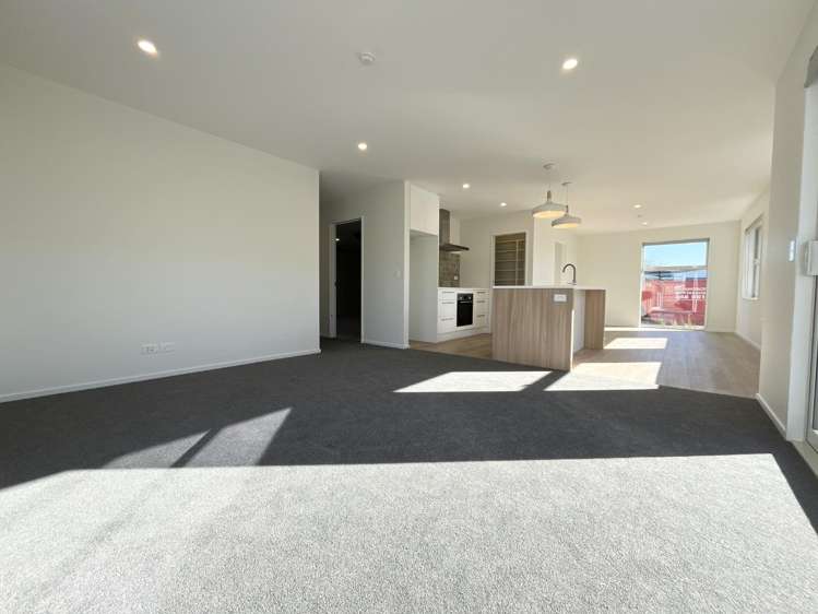 10 Rita Angus Road 10145_5