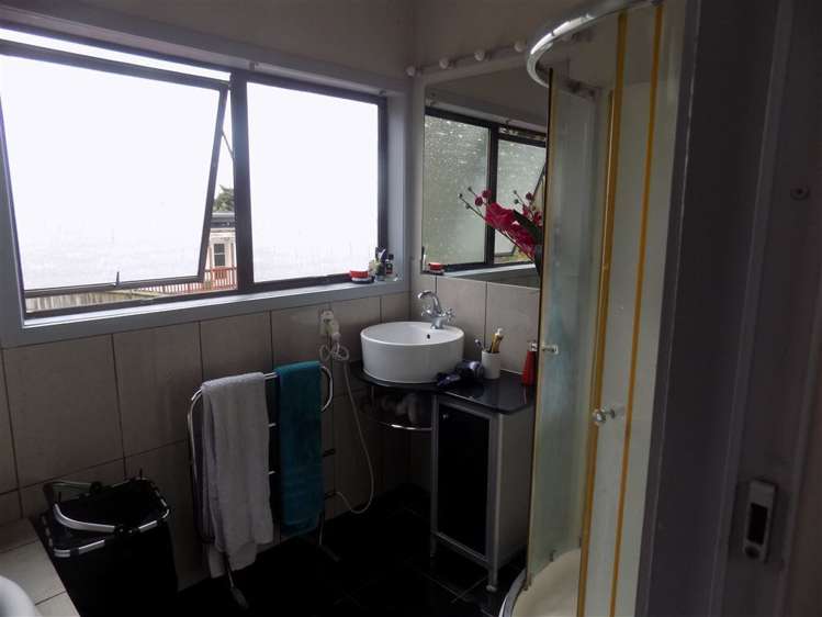 8 Claret Place Henderson_12