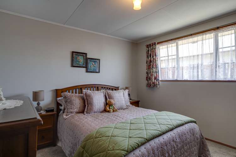 2/105 Le Cren Street Seaview_7