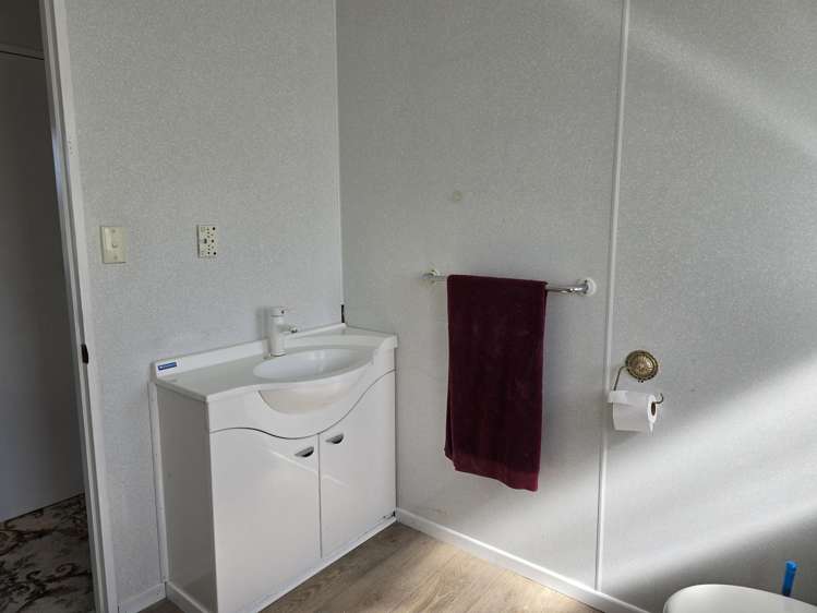 52 Kowhai Avenue Kaiaua_13