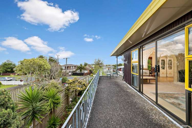 12 Royal Road Massey_13