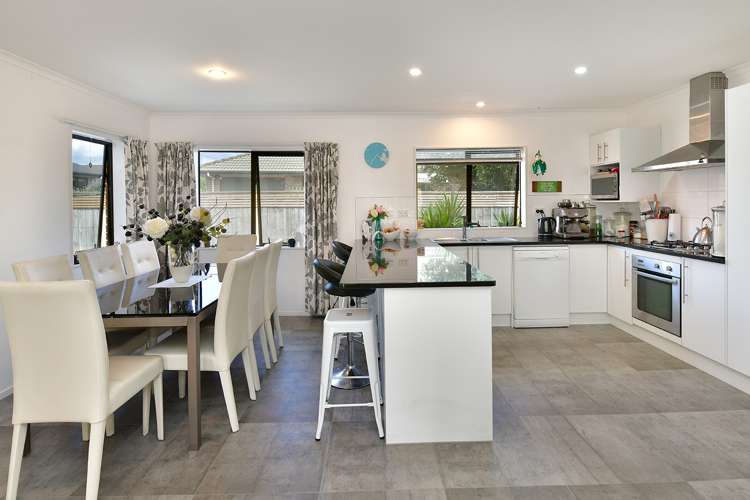 19 Raabia Close Parakai_5