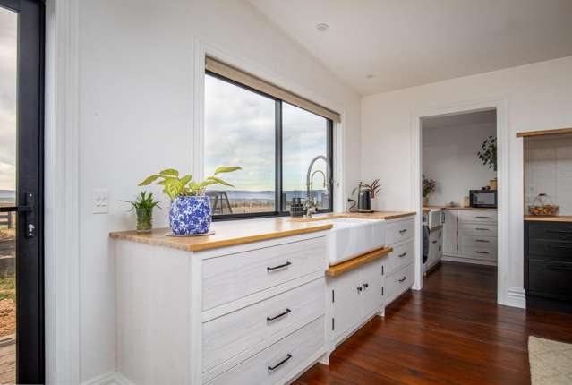403 McArthur Road Alexandra_4